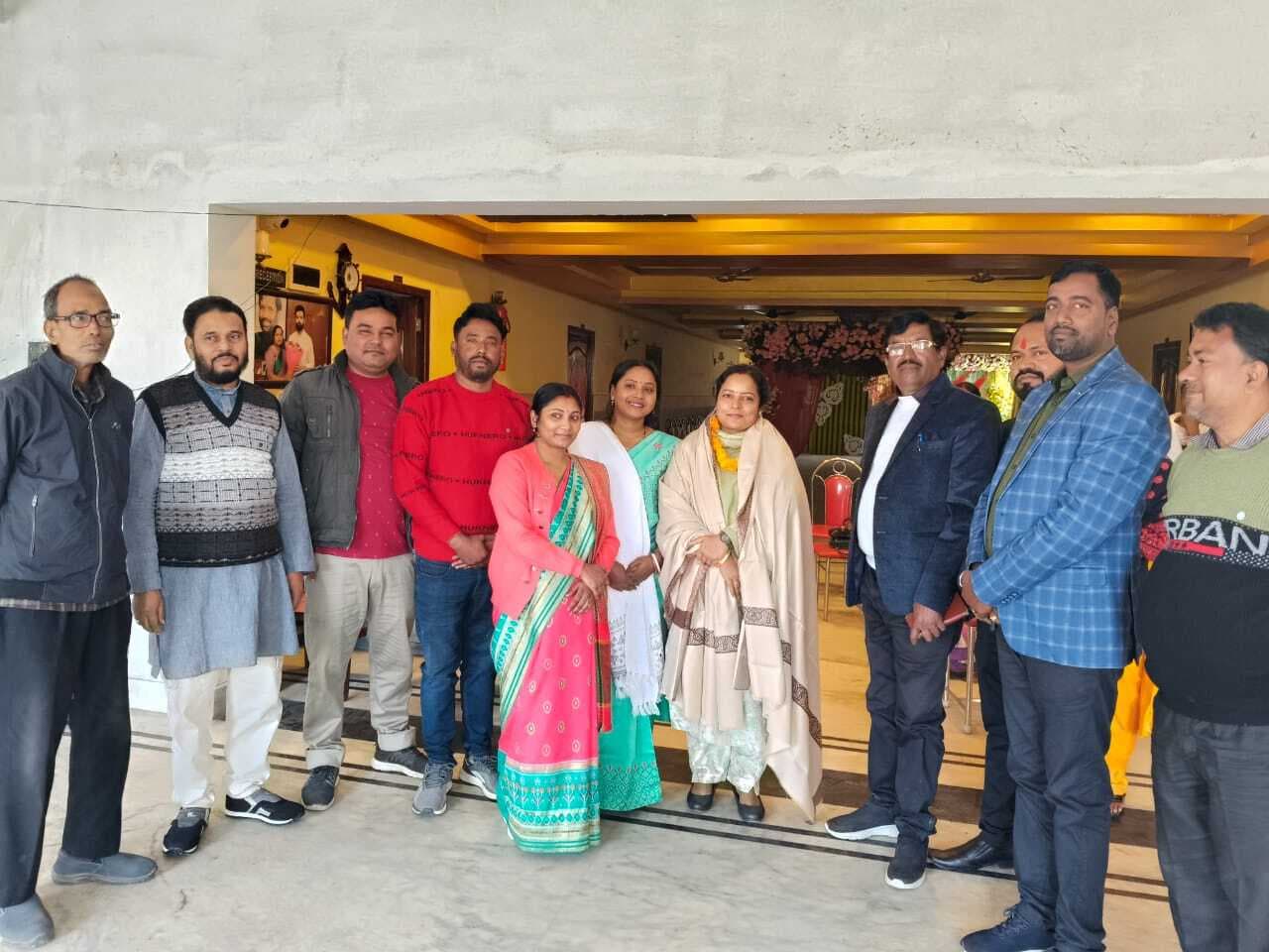 बीड़ी इंटर कॉलेज के प्रतिनिधिमंडल ने विधायक से की मुलाकात