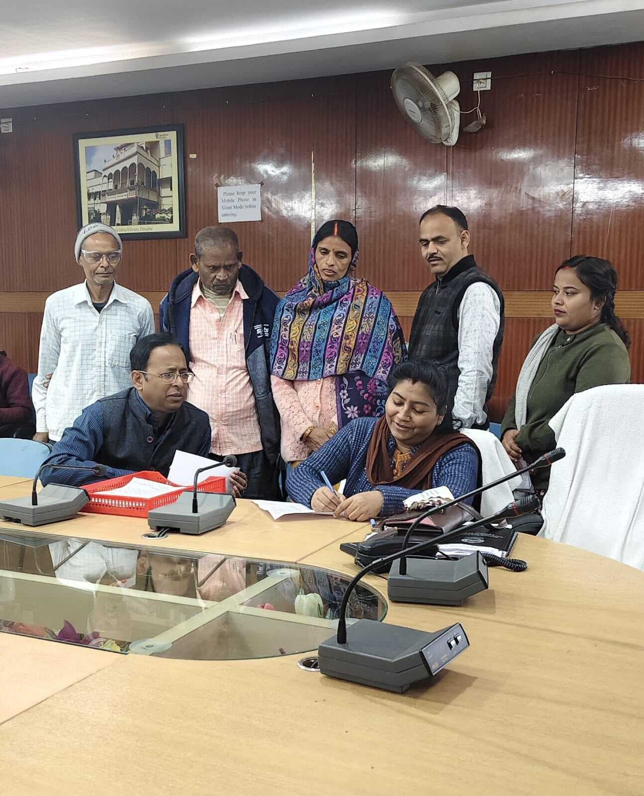 Deoghar News : जनता दरबार में समस्याओं के त्वरित समाधान का निर्देश
