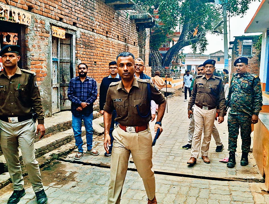 दुष्कर्म के बाद छात्रा की हत्या के मामले में एसपी ने की जांच