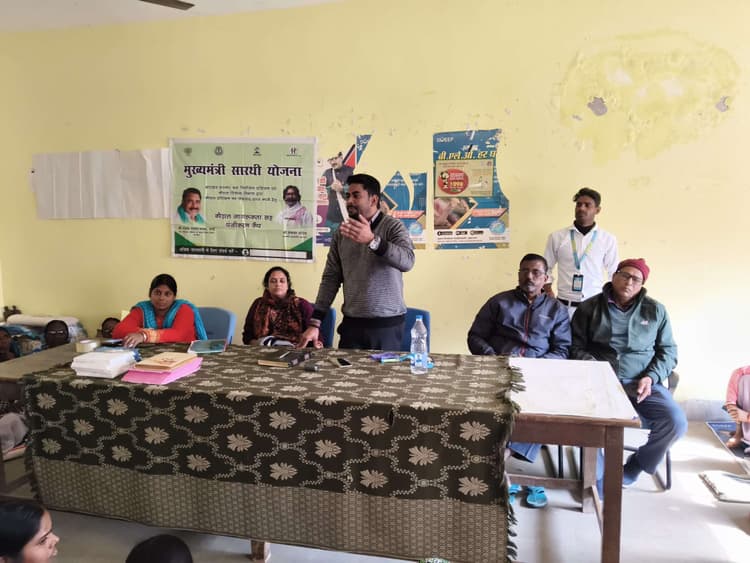 सीएम सारथी योजना का लाभ लेने के लिए किया जागरूक