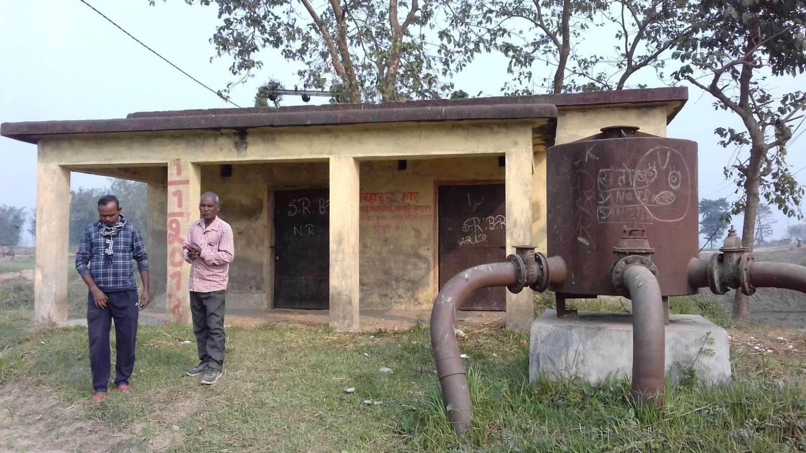 दस सालों से खराब है सरकारी नलकूप, किसान परेशान