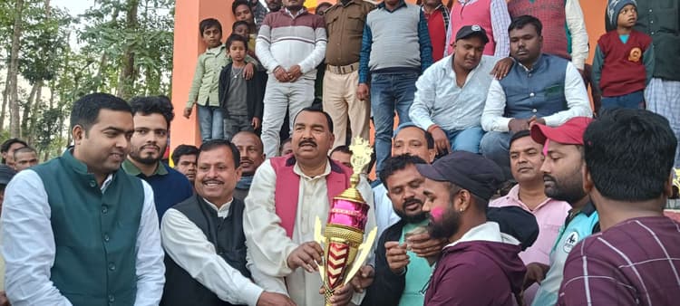 तीरा क्रिकेट टीम ने टूर्नामेंट पर जमाया कब्जा