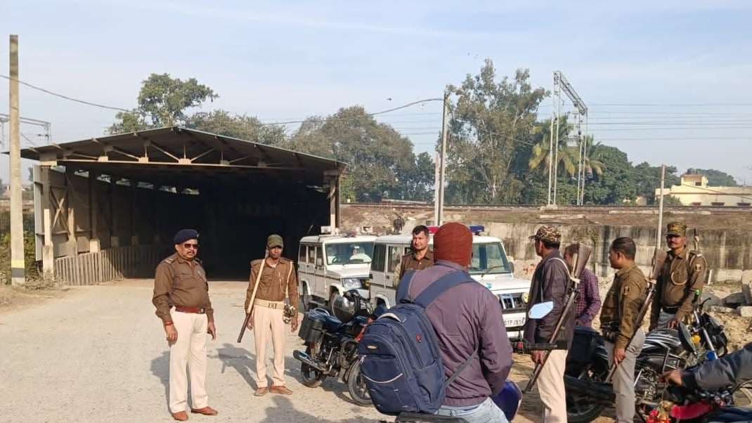 पुलिस ने चलाया वाहन चेकिंग अभियान