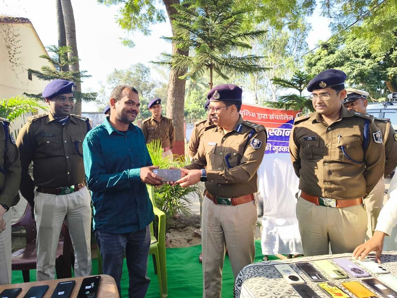 ऑपरेशन मुस्कान लौटा रही है लोगों की मुस्कान