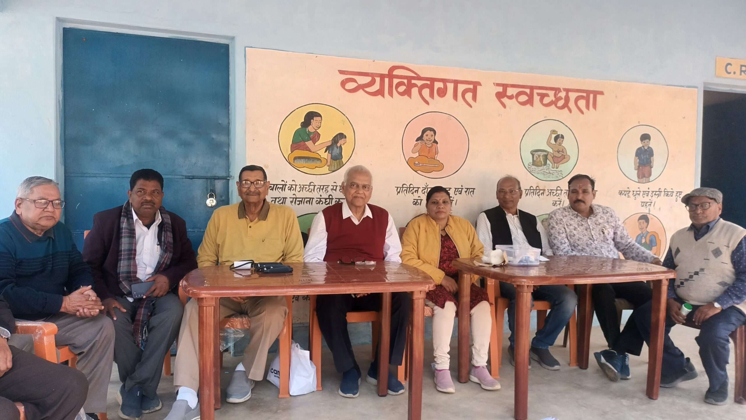 वनवासी कल्याण केंद्र ने लगाया चिकित्सा शिविर