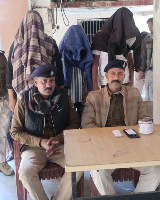 दो लाख मूल्य का स्मैक बरामद, दो धंधेबाज समेत तीन गिरफ्तार