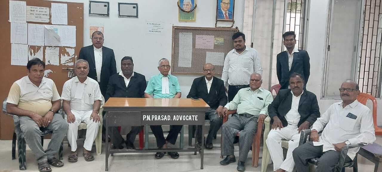 अधिवक्ताओं ने की भवन बनाने की मांग, मंत्री को सौंपा पत्र