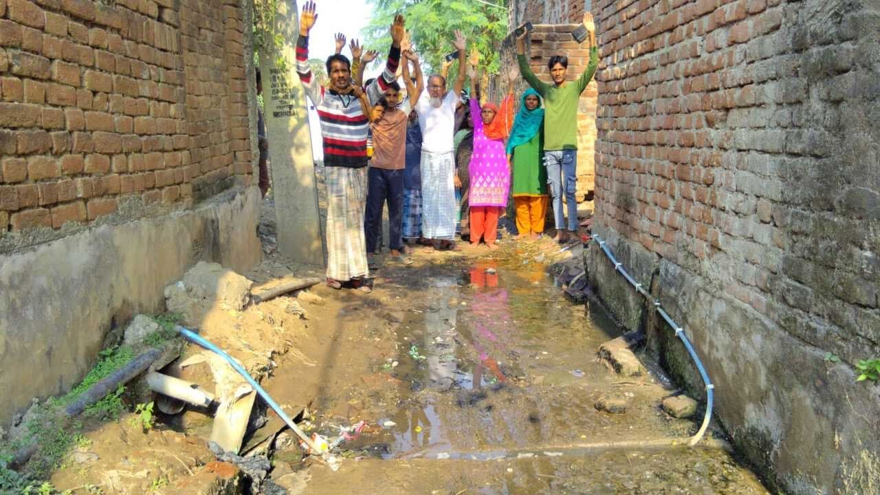 दस वर्षों से नाले की उड़ाही नहीं होने से वार्ड वासियों का फूटा गुस्सा