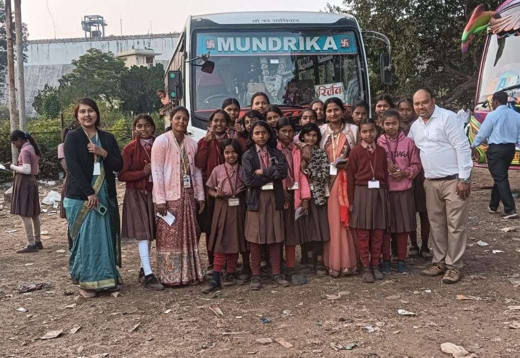 प्रकृति व जल की महत्ता के प्रति बच्चों को किया जागरूक