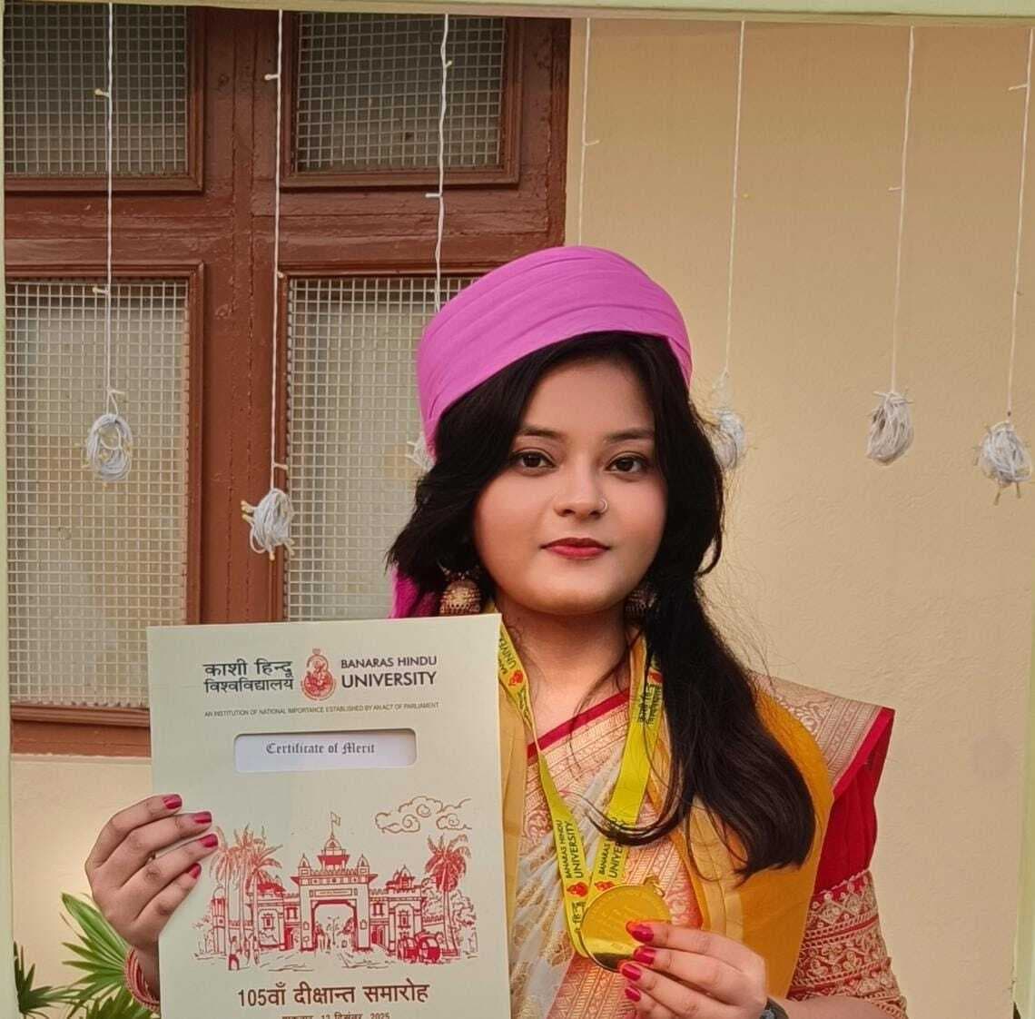 टीसा ने बीएचयू में स्नातक एजुकेशन प्रतिष्ठा में प्राप्त किया गोल्ड मेडल