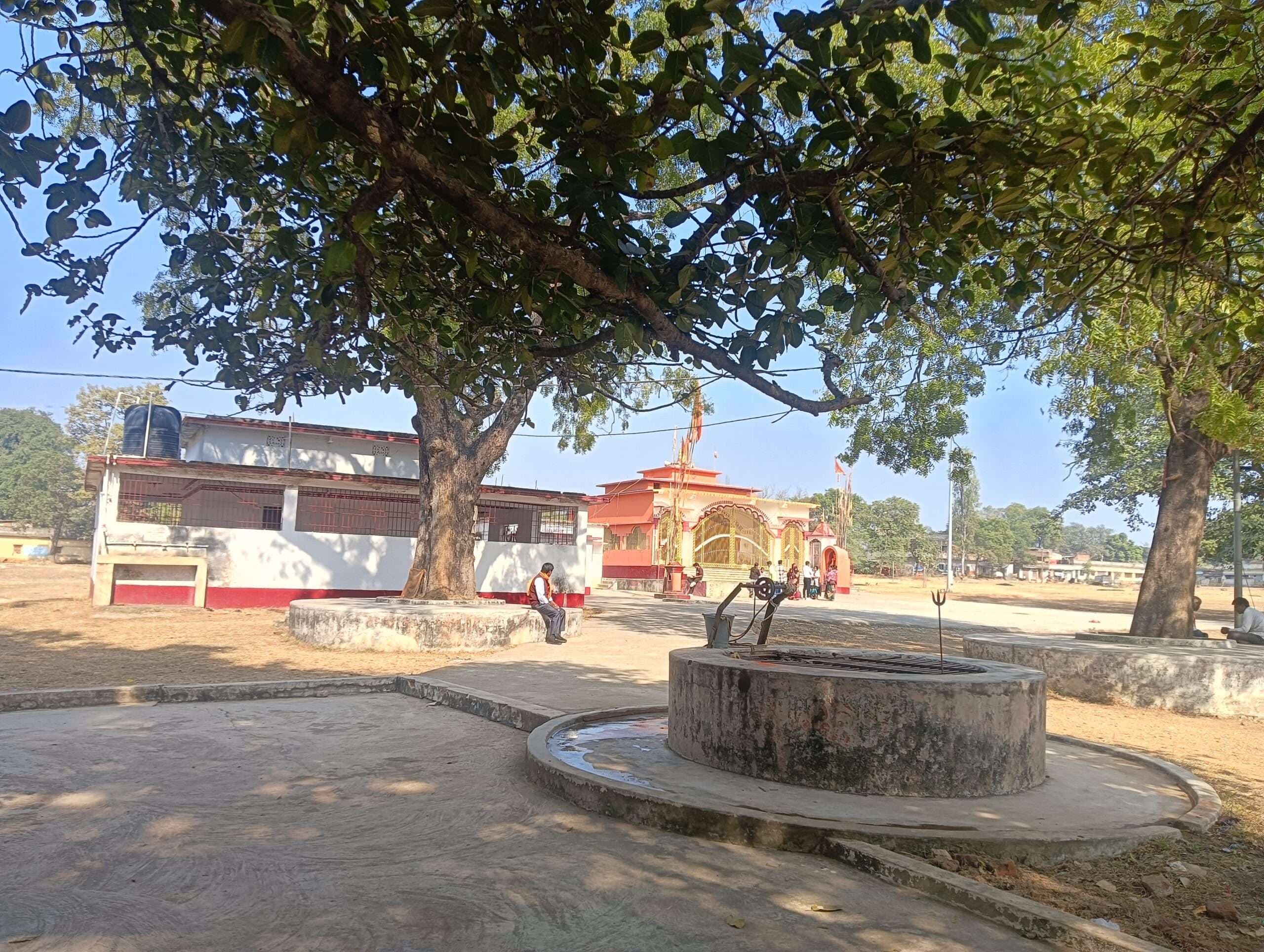 Giridih News :प्रकृति की सुंदरता का साक्षी है सरिया का शिवशक्ति धाम