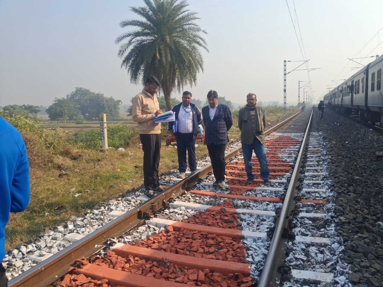 पूर्व रेलवे के प्रिंसिपल चीफ इंजीनियर ने जमालपुर- किऊल रेलखंड का लिया जायजा