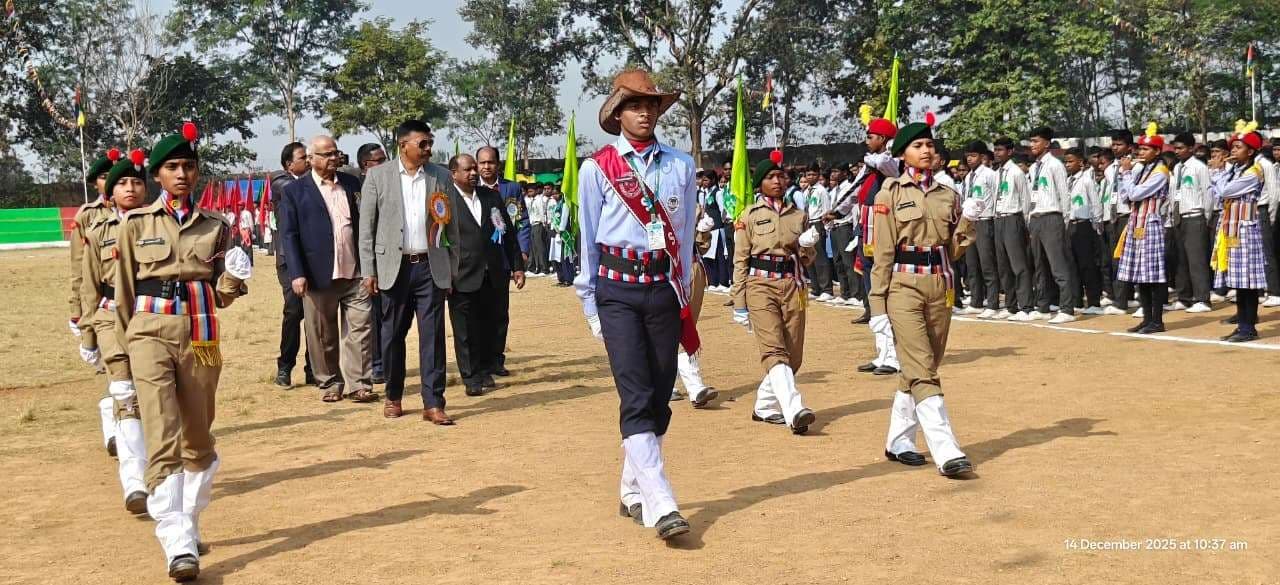 Chaibasa News : लक्ष्य निर्धारित कर आगे बढ़ें विद्यार्थी : डीआइजी