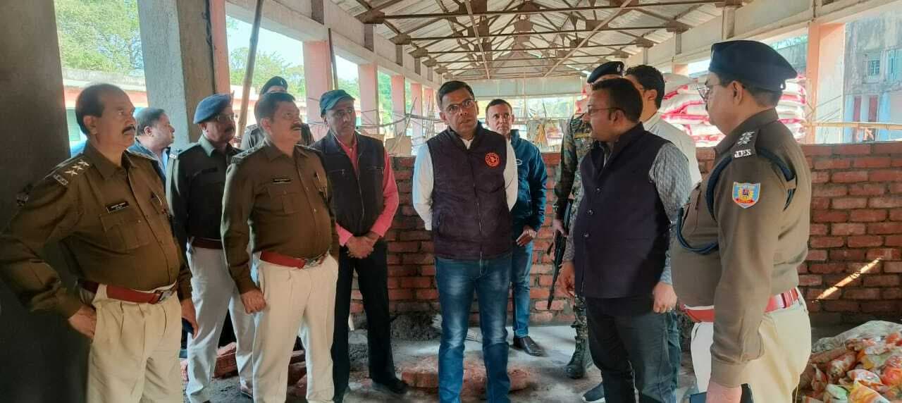 Dhanbad News: लूटकांड के बाद बाजार समिति में कंट्रोल रूम का काम तेज, लगेंगे सोलर सिस्टम