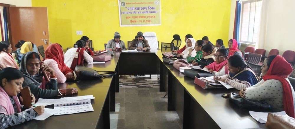 एसआइआर मैपिंग कार्य को लेकर बीएलओ को दिया गया प्रशिक्षण