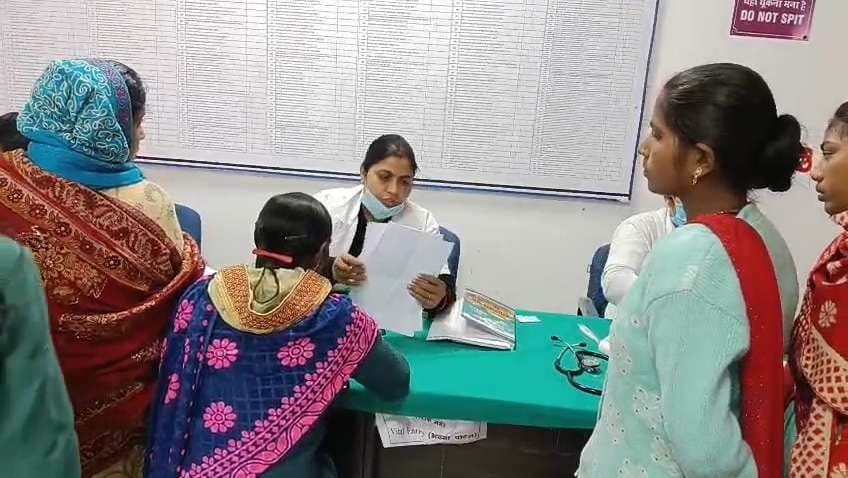 सदर अस्पताल में विशेष जांच शिविर में 129 गर्भवती महिलाओं की हुई स्वास्थ्य जांच