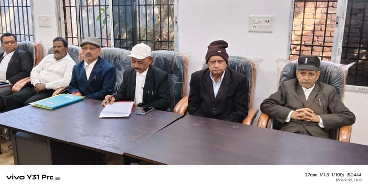 अधिवक्ता प्रमोद विश्वास को लोगों ने दी श्रद्धांजलि