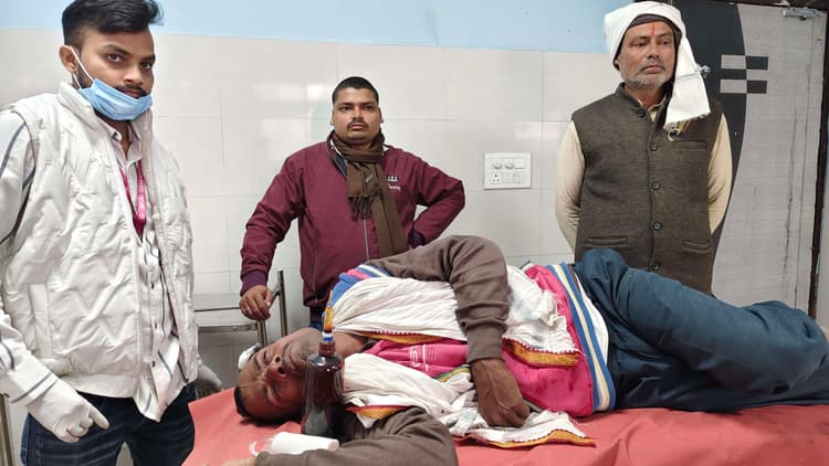 खेत जोतने के विवाद में भतीजे ने चाचा को पीटा