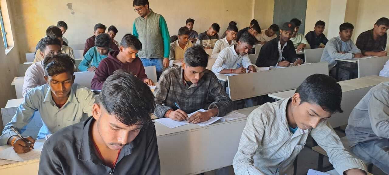 इंटरमीडिएट की अर्धवार्षिक परीक्षा में 295 छात्र-छात्राएं हुई शामिल
