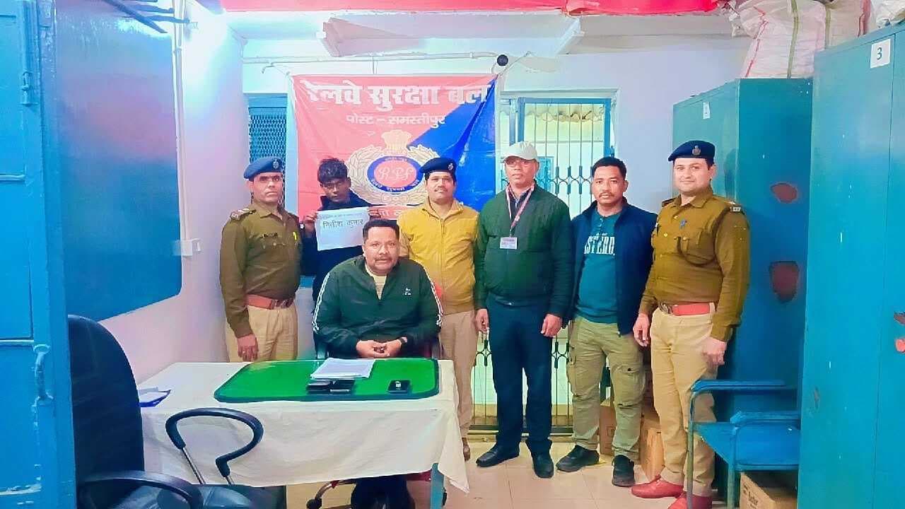 Samastipur News:मोबाइल चोरी करते रंगेहाथ गिरफ्तार