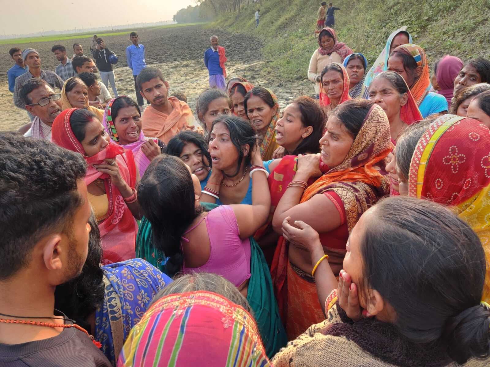 Samastipur News:सितुआही चौर में सड़क किनारे मिला युवक का शव