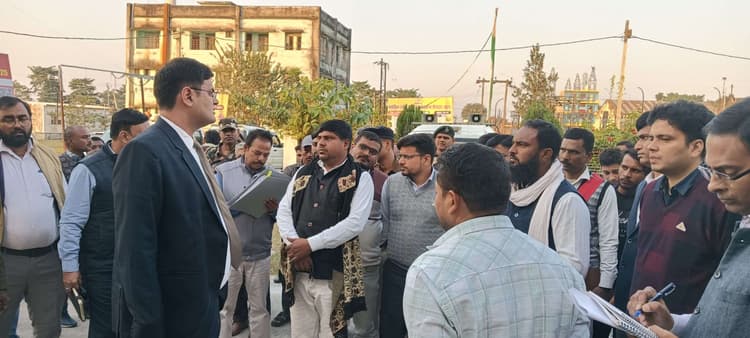 विकास कार्यों को समय पर पूरा करें : डीएम