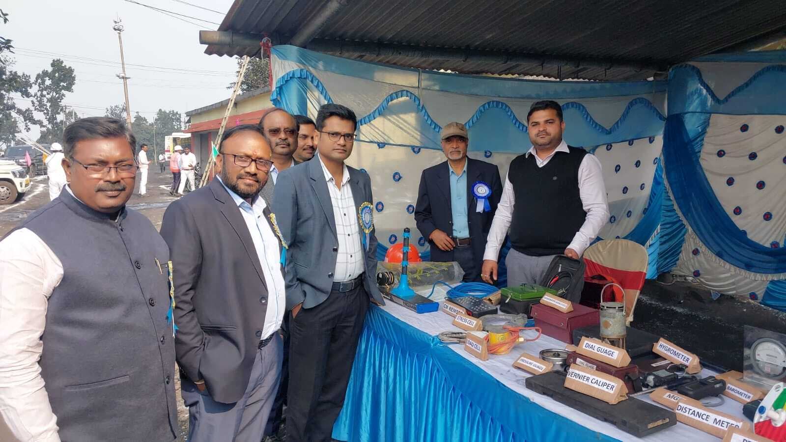 सुरक्षित तरीके से काम करनेवाले 30 कामगारों को किया गया सम्मानित