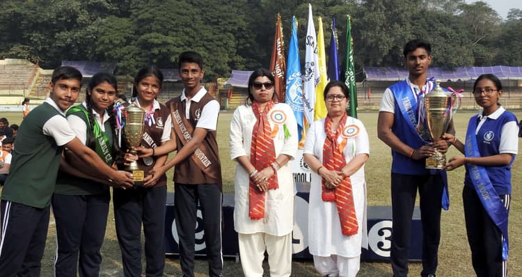 Annual Sports day of Sdsm Schoo of Excellence :  मून फैमिली बना ओवरऑल चैंपियन