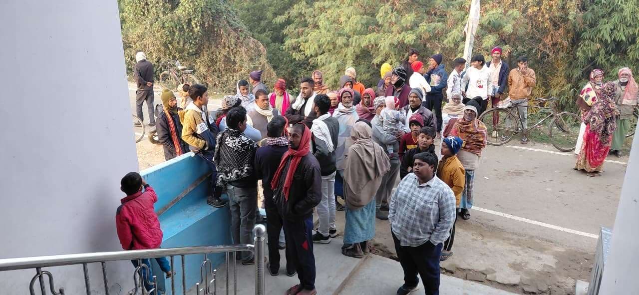 दर्जन भर हथियारबंद अपराधियों ने आभूषण दुकान व घर से की 1.5 करोड़ की डकैती