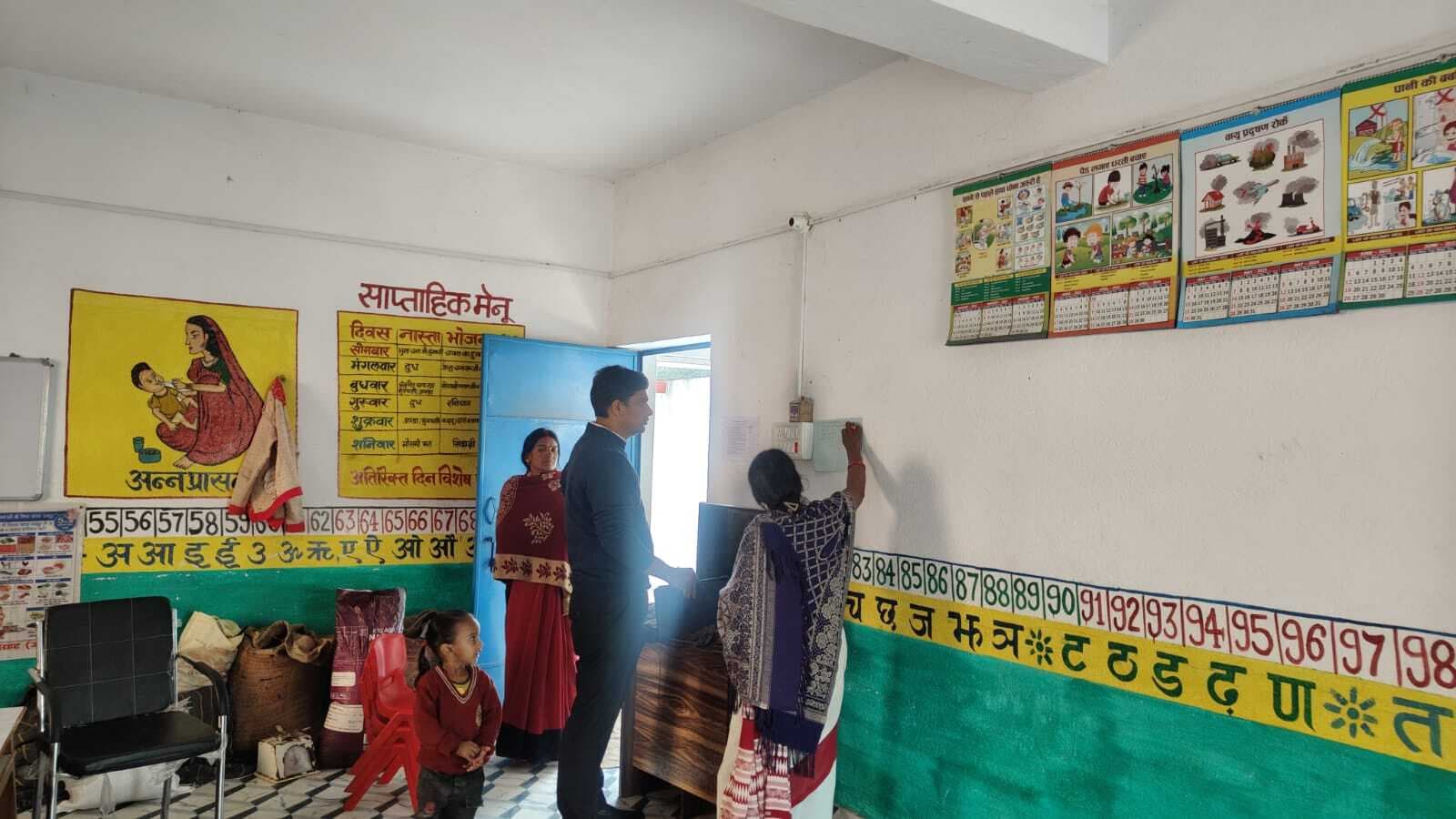 आंगनबाड़ी जांच अभियान से मचा हड़कंप, लापरवाही पर सख्त कार्रवाई के संकेत