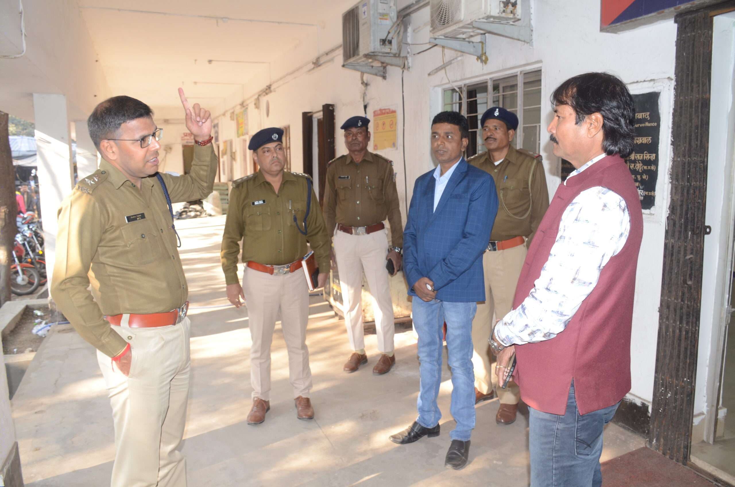 Dhanbad News: एसएसपी ने किया पुलिस कंट्रोल रूम का निरीक्षण, बढ़ेगी गुणवत्ता