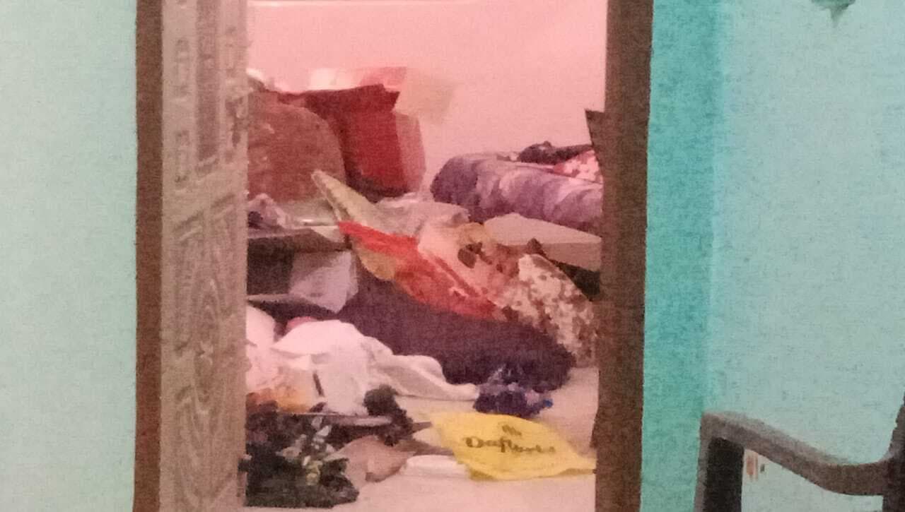 बंद घर में सेंधमारी कर लाखों के जेवरात और नकदी की चोरी