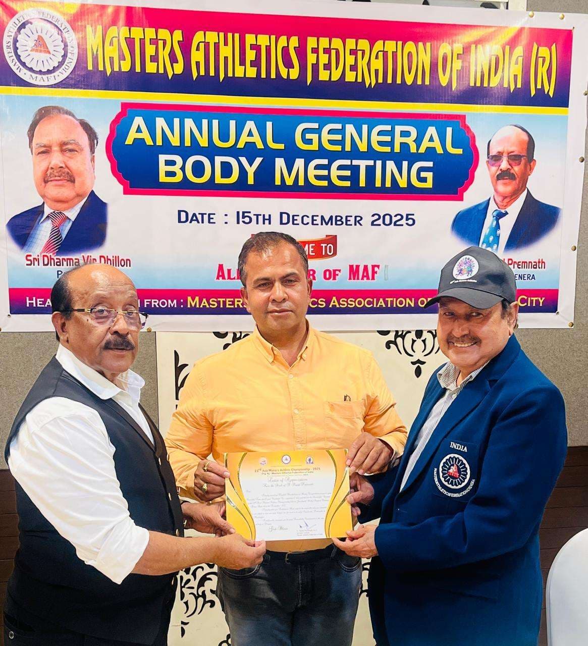 Jharkhand masters athletics association: एमएएफआइ शहर के एसके तोमर व विजय सिंह को किया सम्मानित