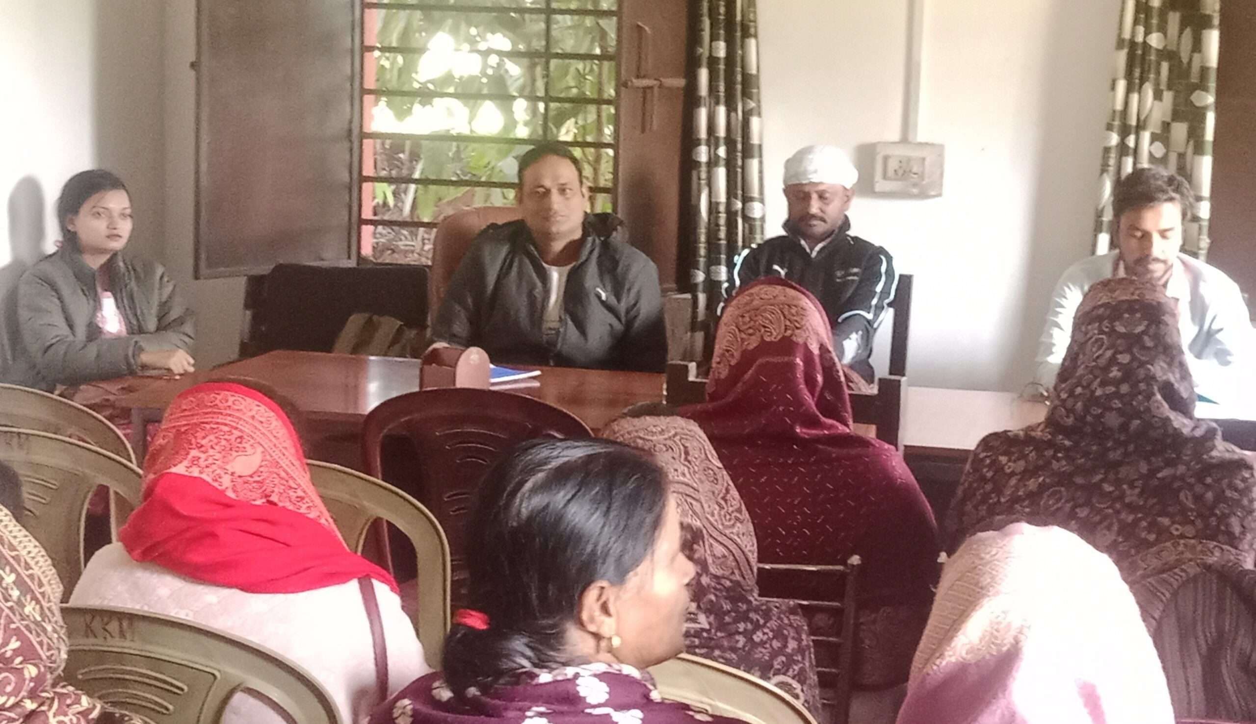 झुन्नी कला पंचायत में बैठक में स्वास्थ्य कार्यक्रमों पर चर्चा