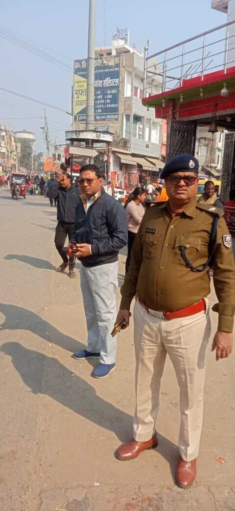 अवैध पार्किंग पर प्रशासन का शिकंजा, यातायात नियम तोड़ने वालों से वसूला गया 70 हजार रुपया जुर्माना