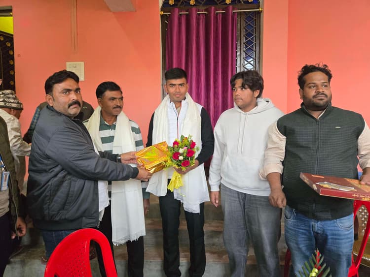 छात्रों के लिए प्रेरणास्रोत हैं रवनित : मुख्य पार्षद