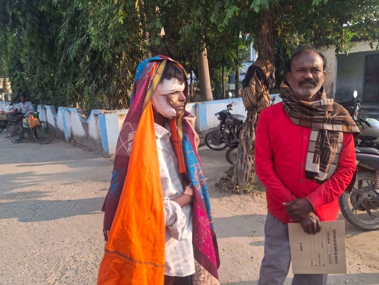 Samastipur News:पिकअप की ठोकर से टोटो चालक जख्मी