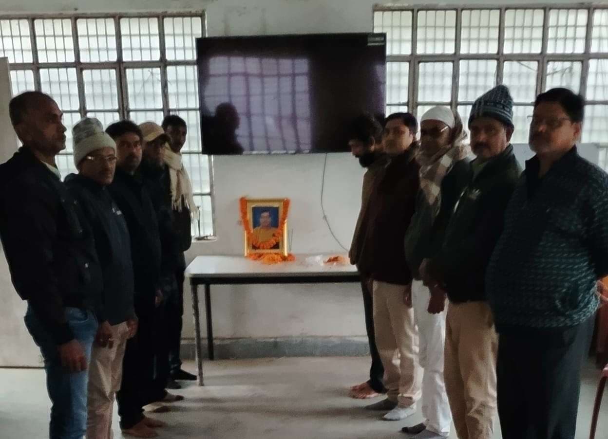 पुण्यतिथि पर पूर्व बीइओ को दी श्रद्धांजलि