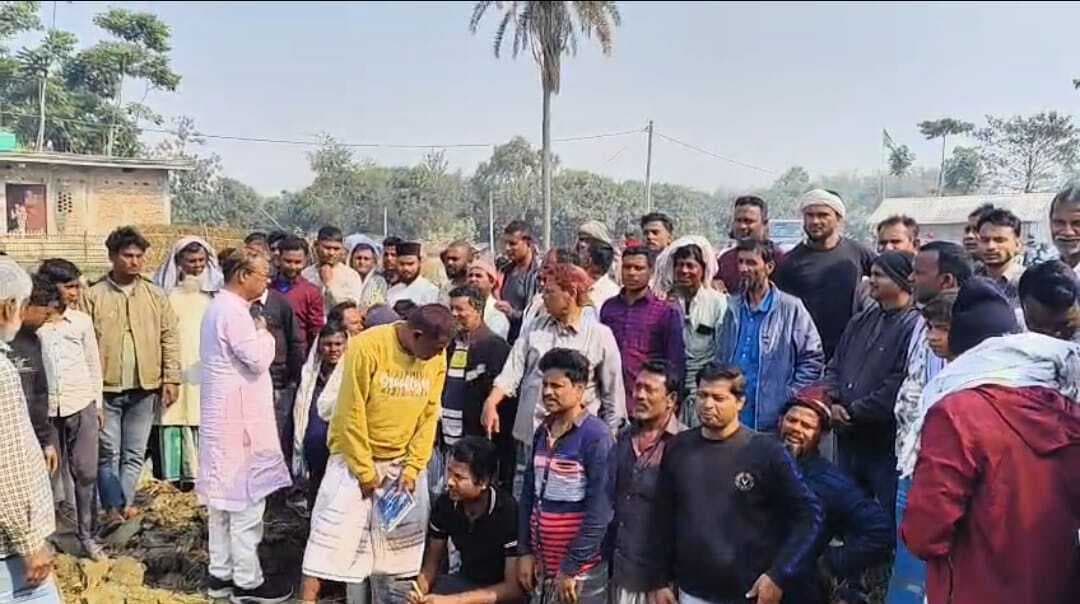 हसनगंज के खनुवां गांव में ईदगाह निर्माण की रखी गयी नींव