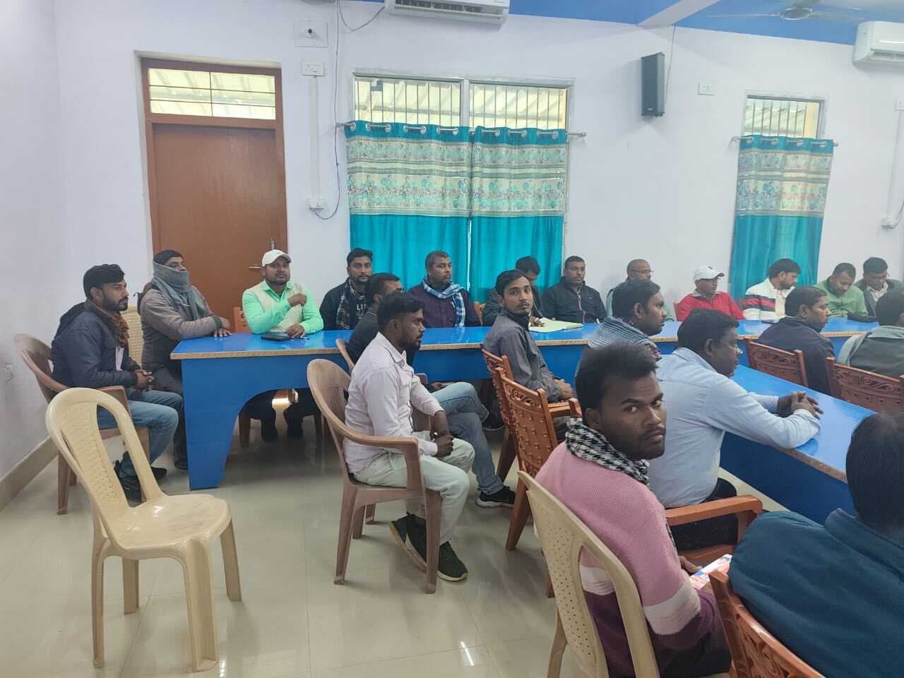 शंभुगंज में आवास सत्यापन को लेकर बैठक