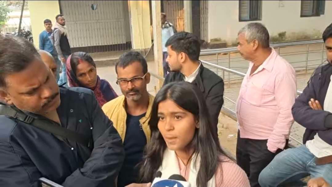 पिता को न्याय दिलाने के लिए लगातार भूखे-प्यासे कोर्ट में पड़ी रहती थी- विद्या