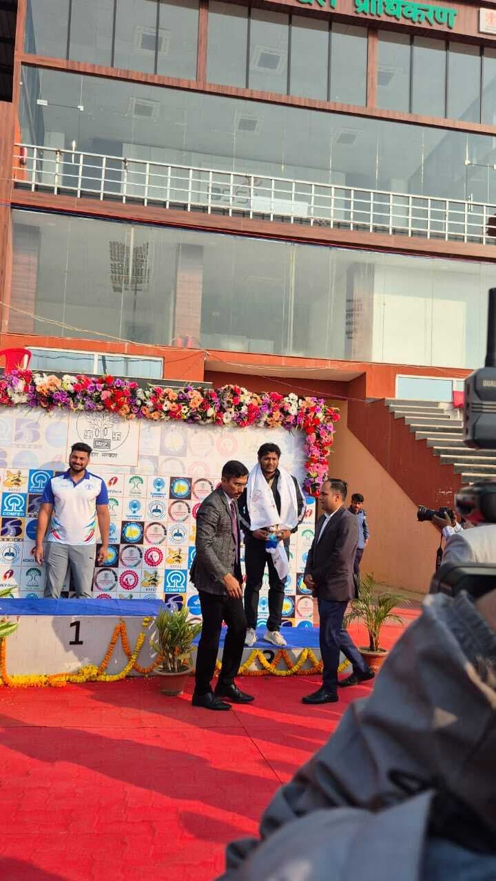 एथलेटिक्स में पुरुषोत्तम ने जीता कांस्य पदक, लोगों में हर्ष