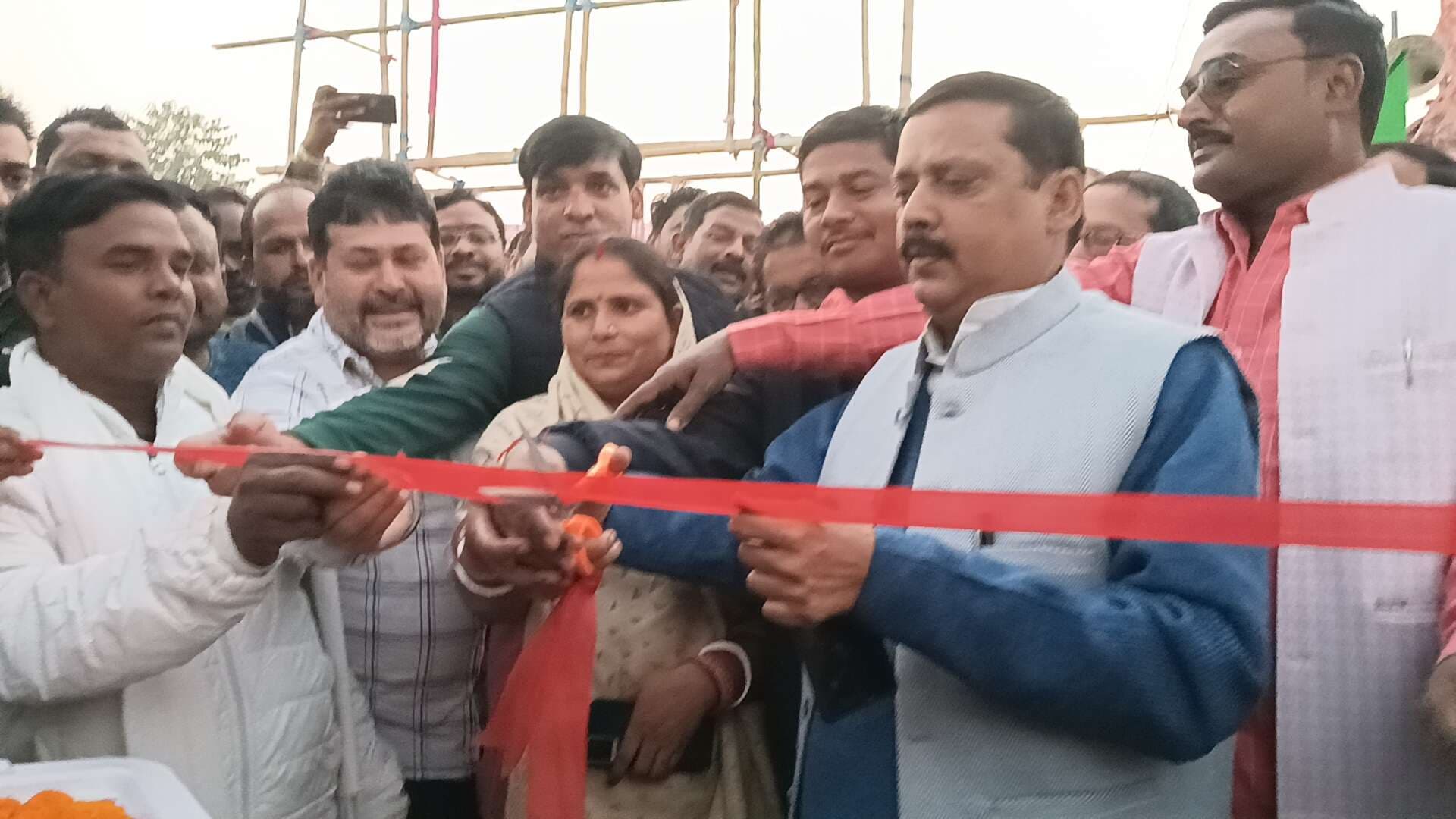 बरबन्ना मेला का जिप अध्यक्ष ने फीता काटकर किया उद्घाटन