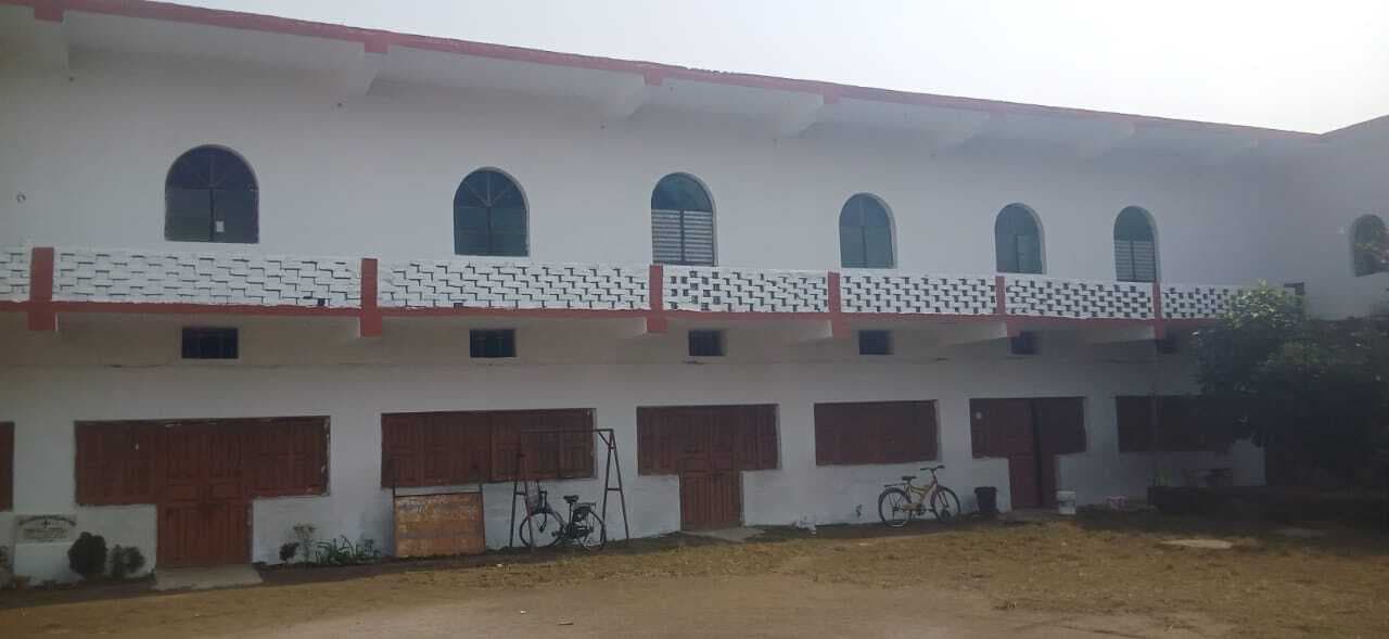 Chaibasa News : 1986 में पड़ी नींव, आज 40 परिवारों की आराधना स्थली