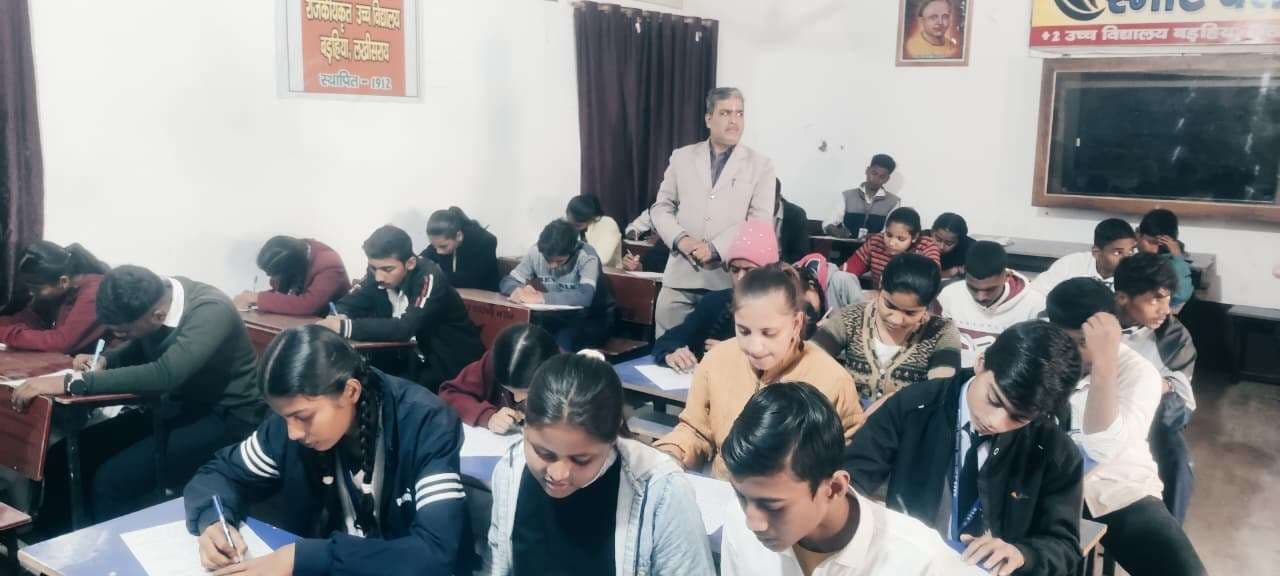 जल-जीवन-हरियाली क्विज में खुशी अव्वल