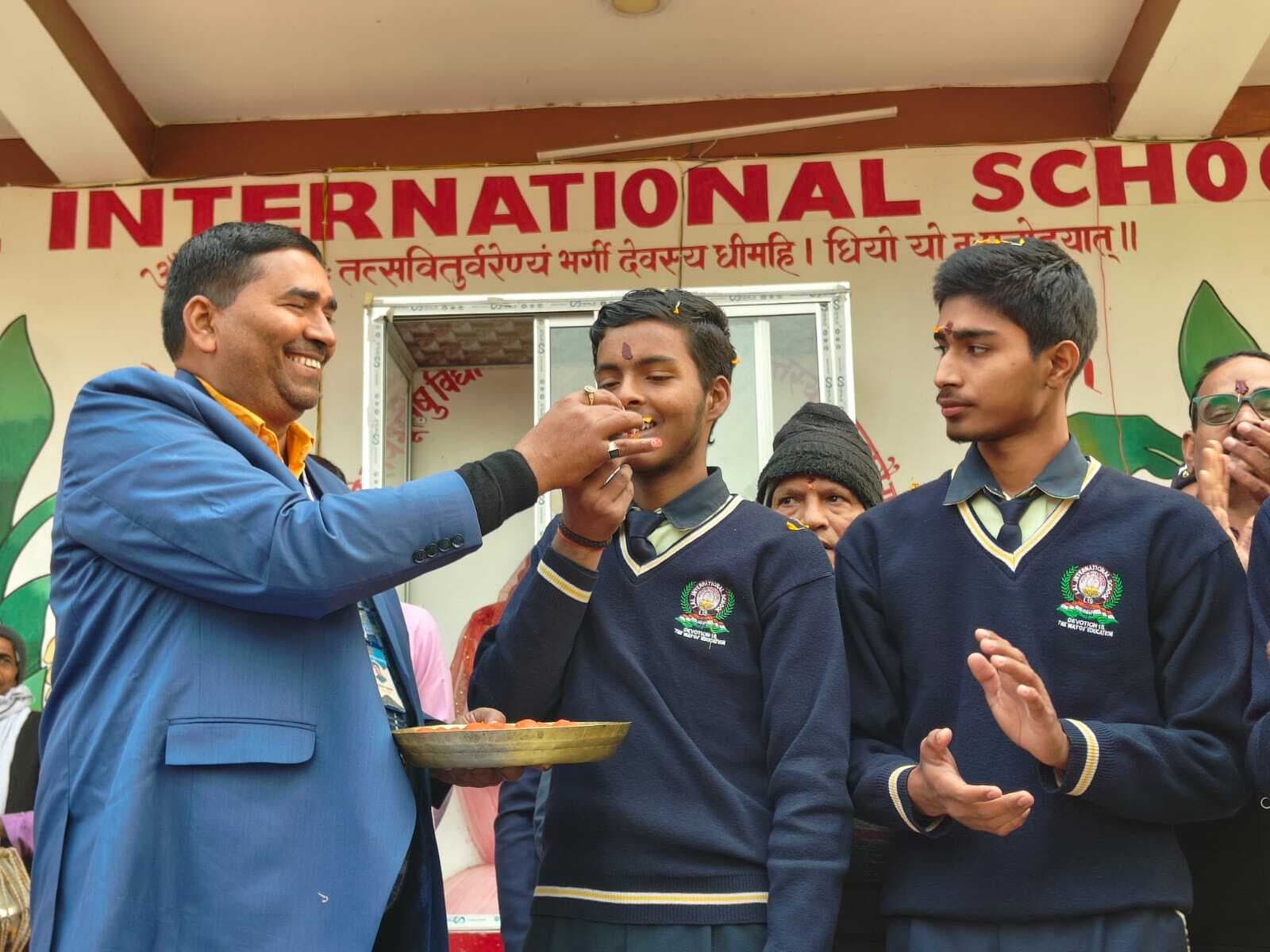 लाल इंटरनेशनल स्कूल में स्कूल कैप्टन व हाउस कैप्टन ने ली शपथ