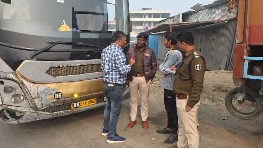 बंजारी बाइपास पर एमवीआइ ने ओवरलोड सवारी व भारी वाहनों से 3.65 लाख रुपये का काटा चालान