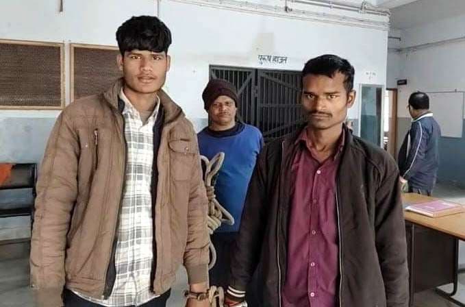 120 लीटर देसी शराब के साथ दो बाइक सवार गिरफ्तार