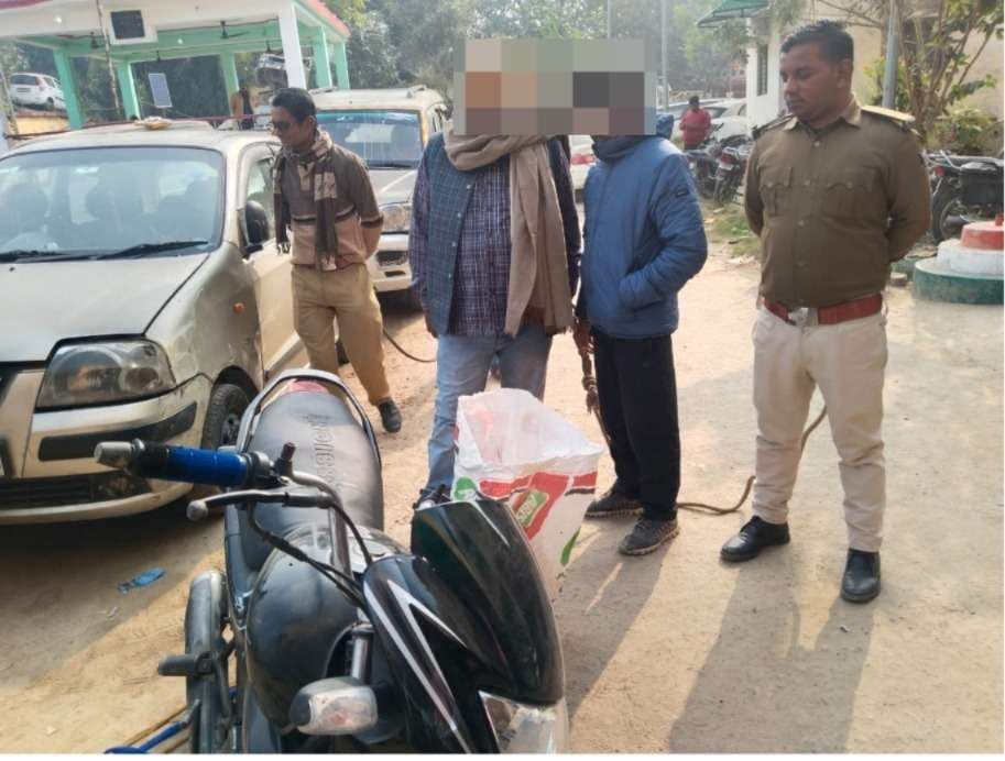 वाहन जांच के दौरान 1110 लीटर देसी और विदेशी शराब के साथ चार गिरफ्तार, कार व पिकअप जब्त