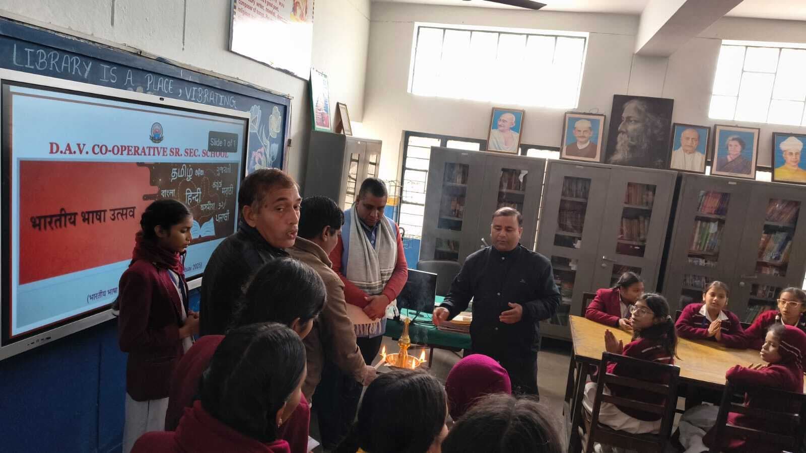 डीएवी खलारी में उत्साहपूर्वक मनाया गया भारतीय भाषा उत्सव